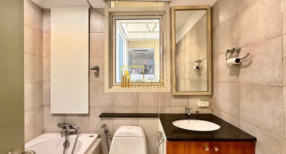 For rent 4 bedrooms condo in Watthana, Bangkok