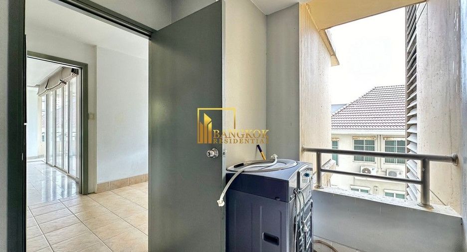 For rent 4 bedrooms condo in Watthana, Bangkok