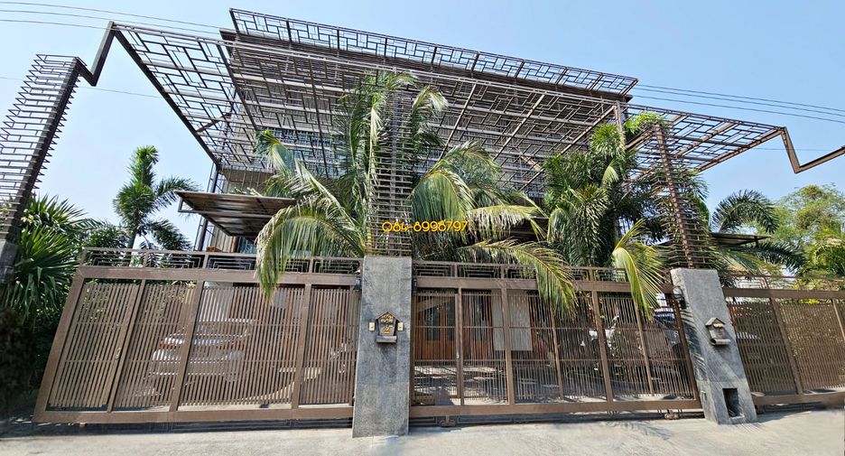 For sale 9 bed house in Pak Kret, Nonthaburi