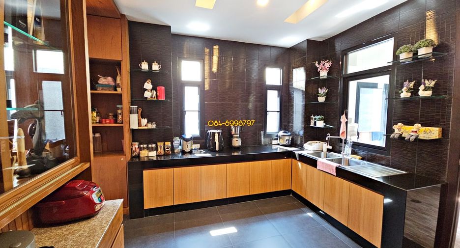 For sale 9 bed house in Pak Kret, Nonthaburi