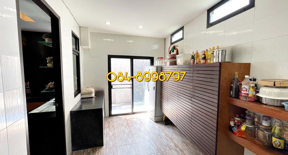 For sale 9 bed house in Pak Kret, Nonthaburi