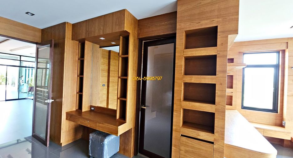 For sale 9 bed house in Pak Kret, Nonthaburi
