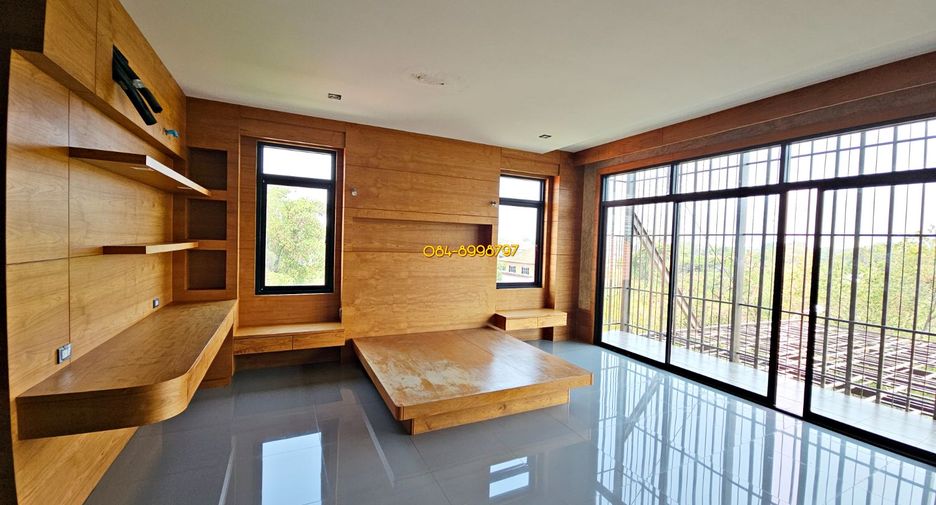 For sale 9 bed house in Pak Kret, Nonthaburi