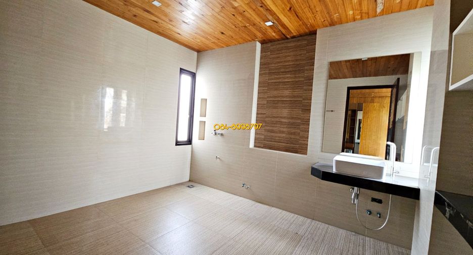 For sale 9 bed house in Pak Kret, Nonthaburi