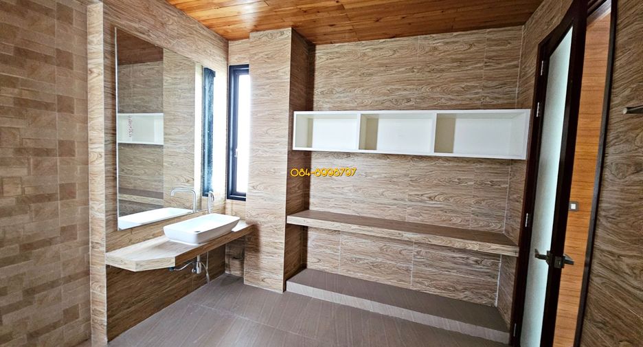 For sale 9 bed house in Pak Kret, Nonthaburi