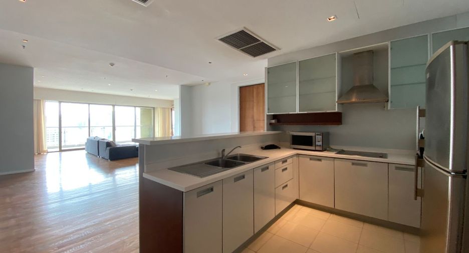 Wohnung zur Miete mit 3 Zimmer in Khlong Toei, Bangkok