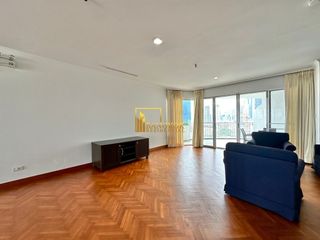 À louer 3 chambres condo à Sathon, Bangkok