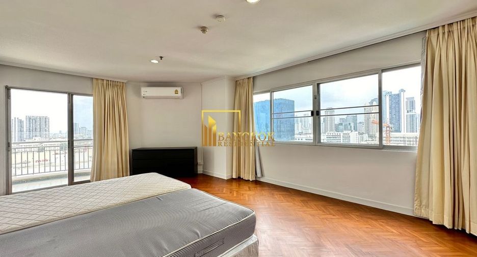 For rent 3 bedrooms condo in Sathon, Bangkok