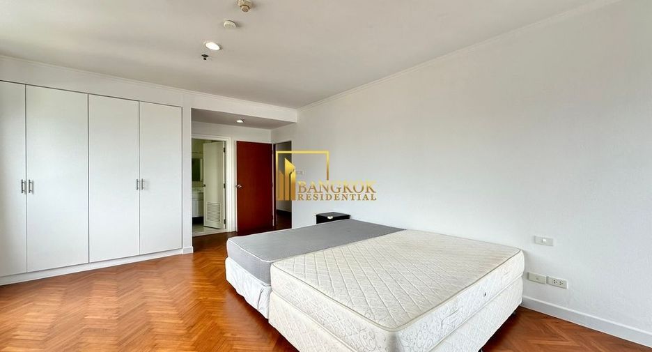 For rent 3 bedrooms condo in Sathon, Bangkok
