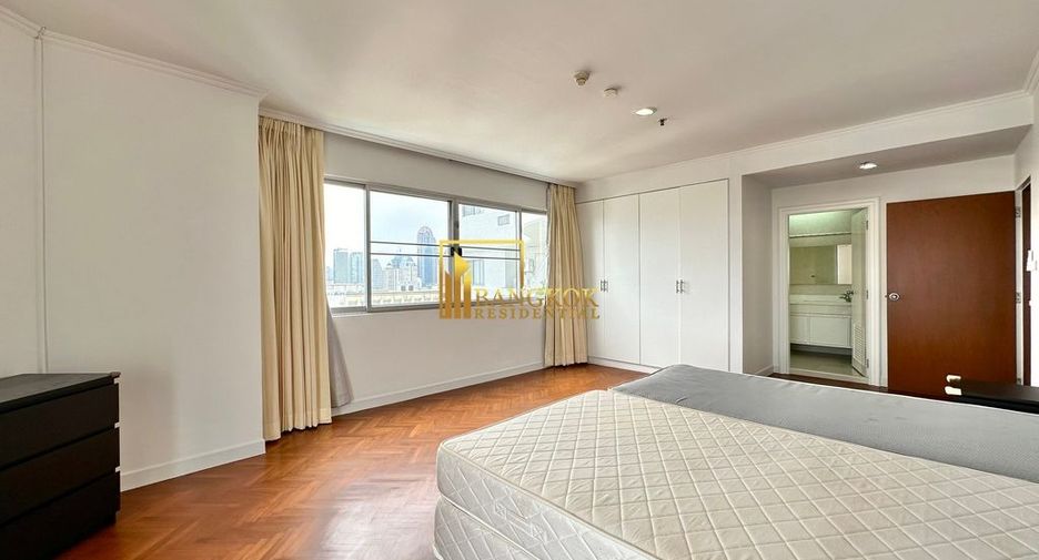 For rent 3 bedrooms condo in Sathon, Bangkok