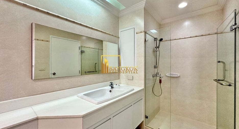 For rent 3 bedrooms condo in Sathon, Bangkok