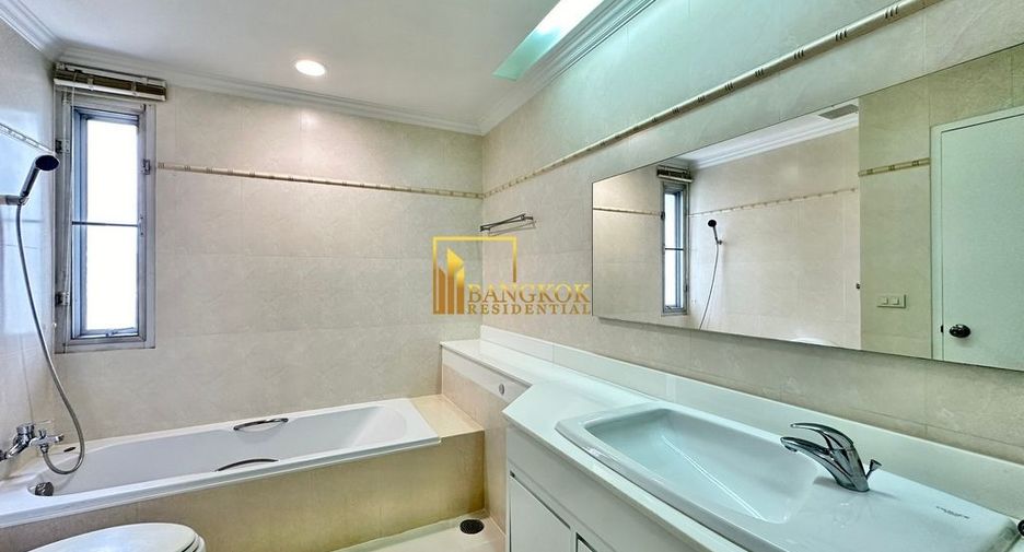 For rent 3 bedrooms condo in Sathon, Bangkok