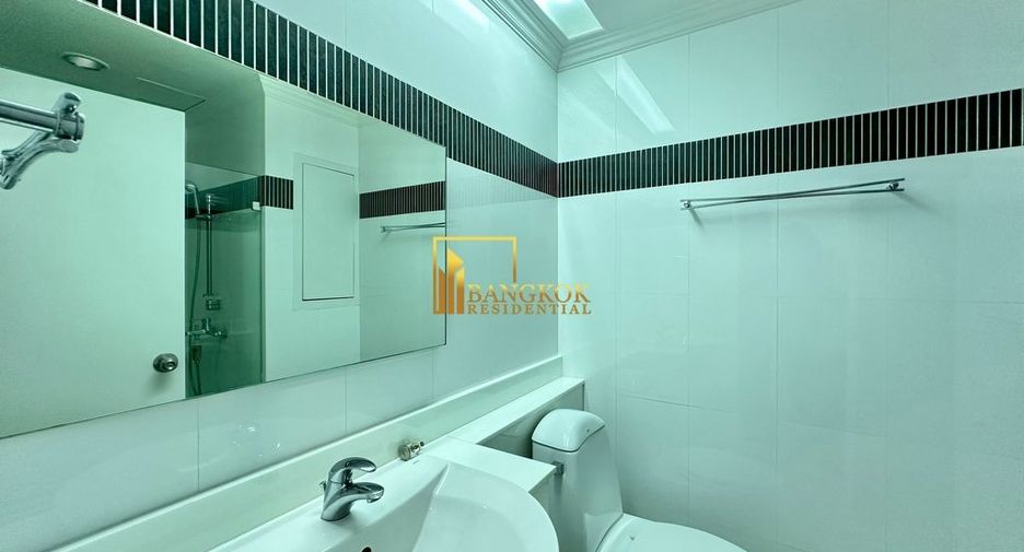 For rent 3 bedrooms condo in Sathon, Bangkok