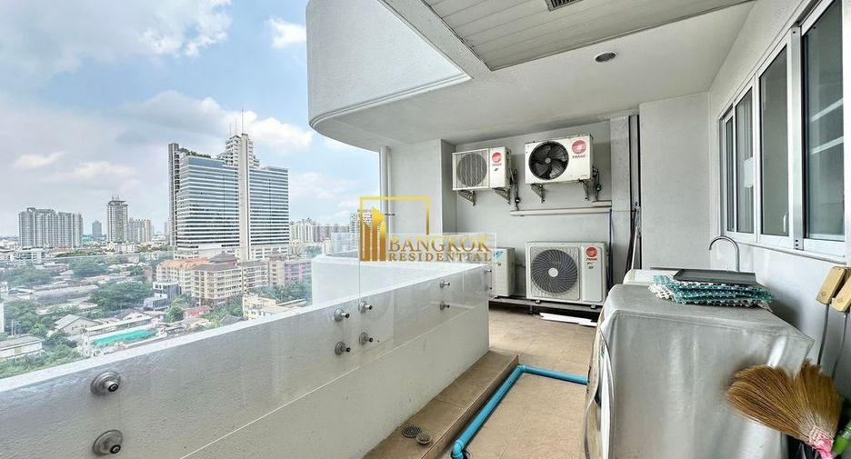 For rent 3 bedrooms condo in Sathon, Bangkok