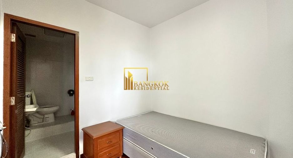 For rent 3 bedrooms condo in Sathon, Bangkok