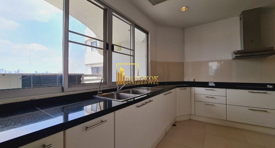 For rent 3 bedrooms condo in Sathon, Bangkok