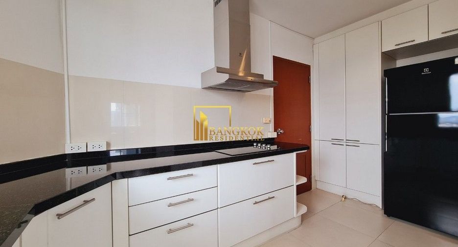 For rent 3 bedrooms condo in Sathon, Bangkok