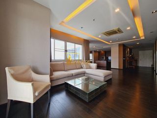 À louer 3 chambres condo à Sathon, Bangkok