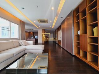 À louer 3 chambres condo à Sathon, Bangkok