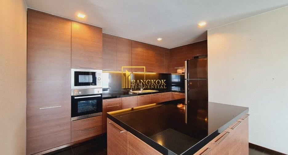 For rent 3 bedrooms condo in Sathon, Bangkok