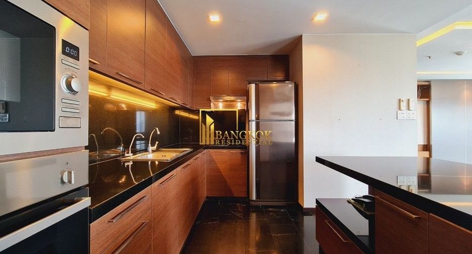 For rent 3 bedrooms condo in Sathon, Bangkok