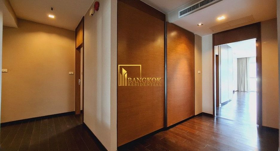 For rent 3 bedrooms condo in Sathon, Bangkok