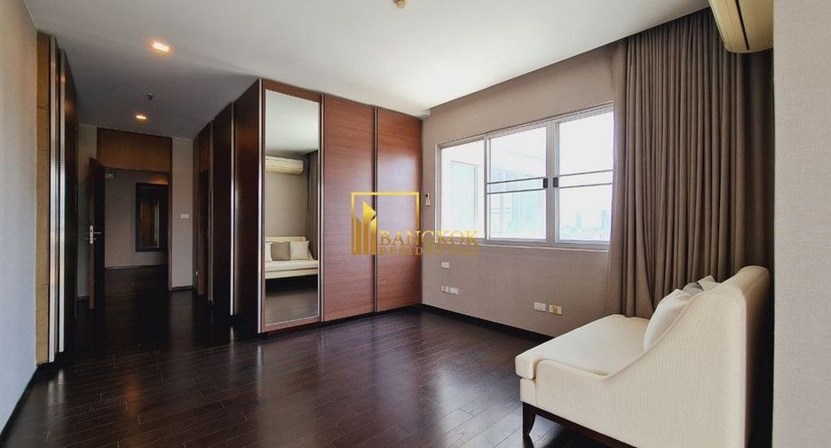 For rent 3 bedrooms condo in Sathon, Bangkok