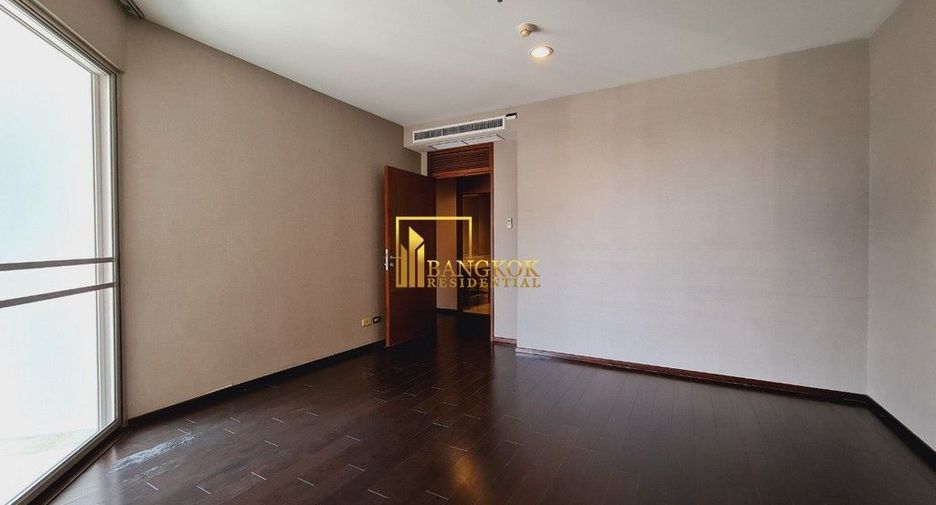 For rent 3 bedrooms condo in Sathon, Bangkok
