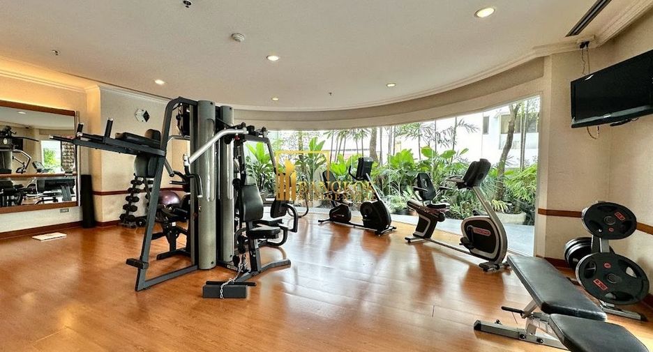 For rent 3 bedrooms condo in Sathon, Bangkok