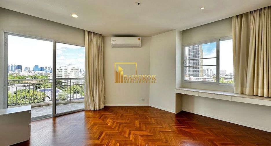 For rent 3 bedrooms condo in Sathon, Bangkok
