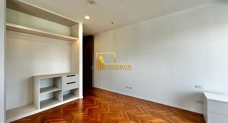 For rent 3 bedrooms condo in Sathon, Bangkok