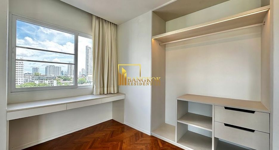 For rent 3 bedrooms condo in Sathon, Bangkok