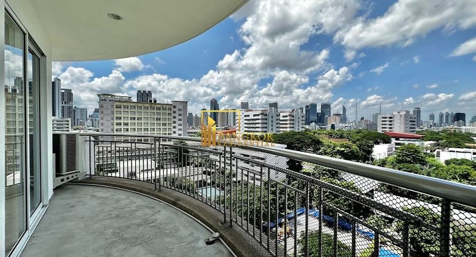 For rent 3 bedrooms condo in Sathon, Bangkok