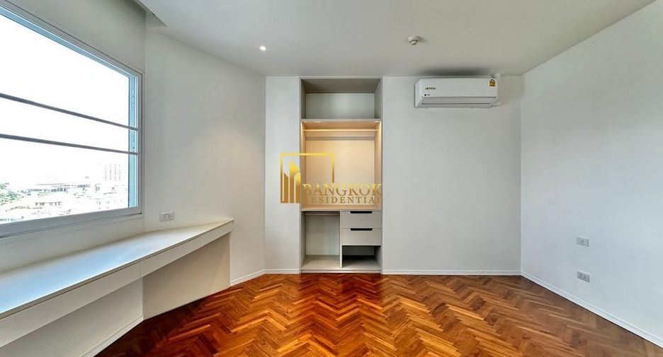 For rent 3 bedrooms condo in Sathon, Bangkok