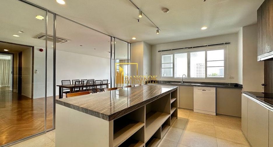 For rent 3 bedrooms condo in Sathon, Bangkok