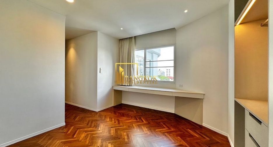 For rent 3 bedrooms condo in Sathon, Bangkok