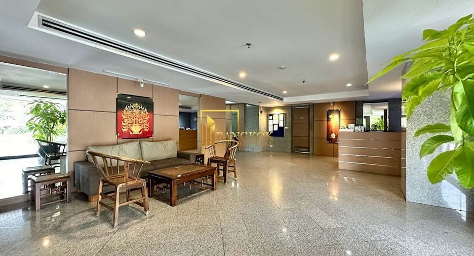 For rent 3 bedrooms condo in Sathon, Bangkok