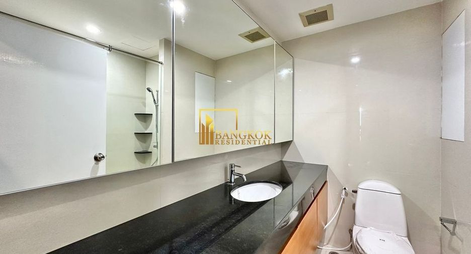 For rent 3 bedrooms condo in Sathon, Bangkok