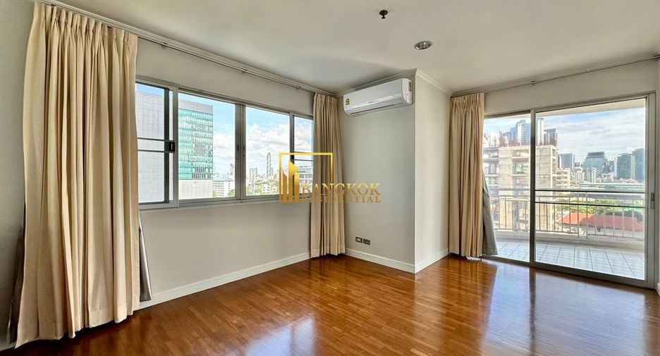 For rent 3 bedrooms condo in Sathon, Bangkok