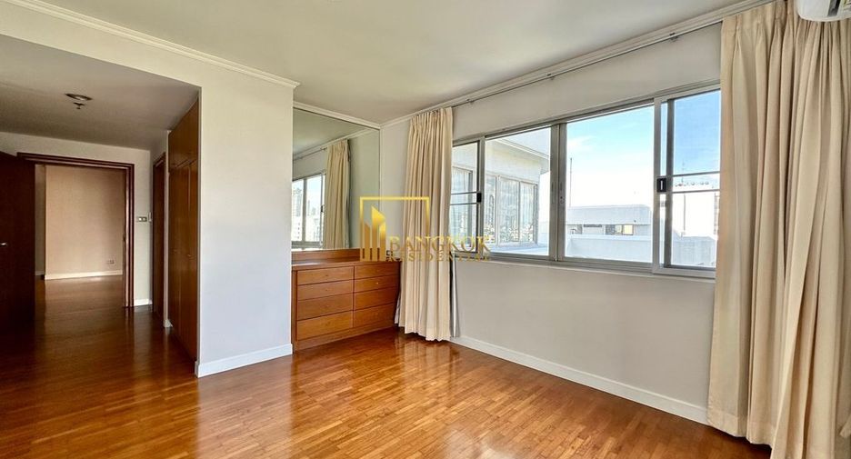 For rent 3 bedrooms condo in Sathon, Bangkok