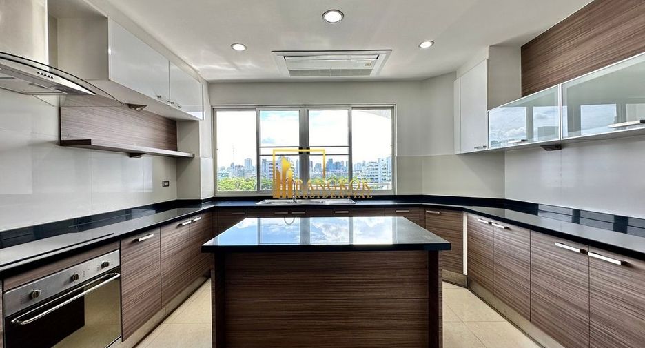 For rent 3 bedrooms condo in Sathon, Bangkok