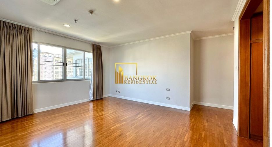 For rent 3 bedrooms condo in Sathon, Bangkok