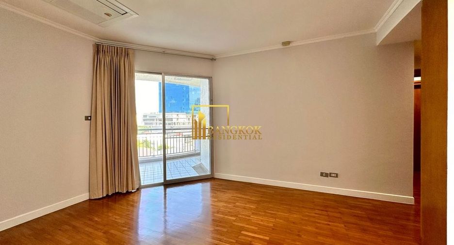 For rent 3 bedrooms condo in Sathon, Bangkok