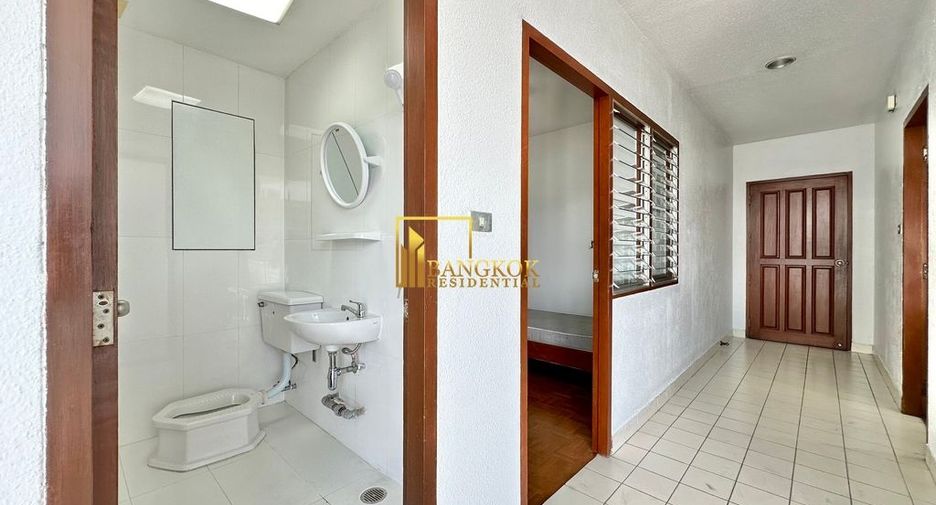 For rent 3 bedrooms condo in Sathon, Bangkok