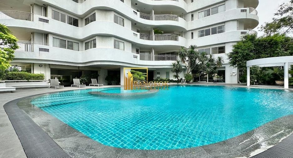 For rent 3 bedrooms condo in Sathon, Bangkok