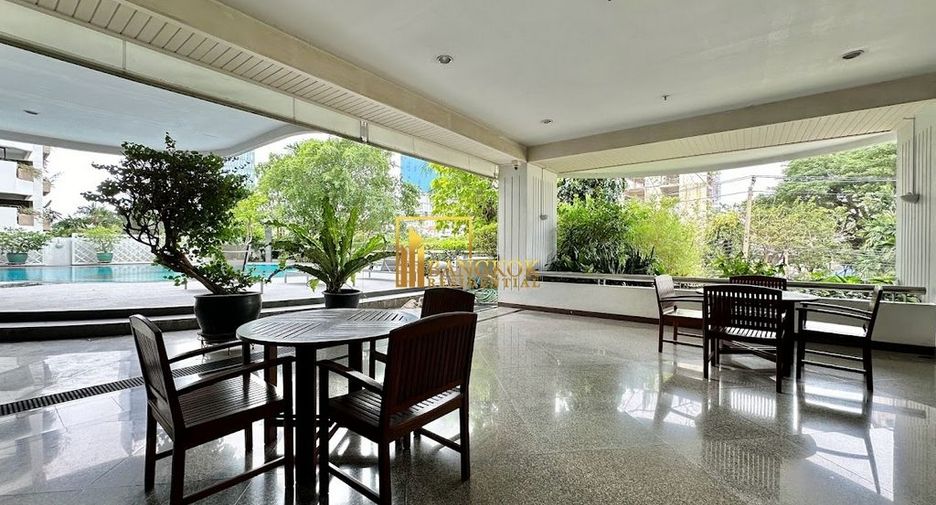 For rent 3 bedrooms condo in Sathon, Bangkok