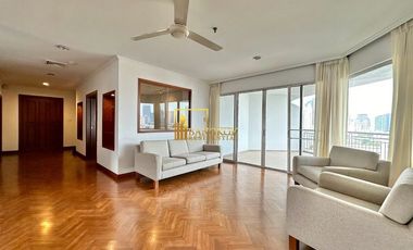 For rent 3 bedrooms condo in Sathon, Bangkok
