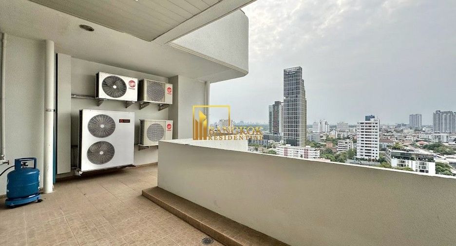 For rent 3 bedrooms condo in Sathon, Bangkok