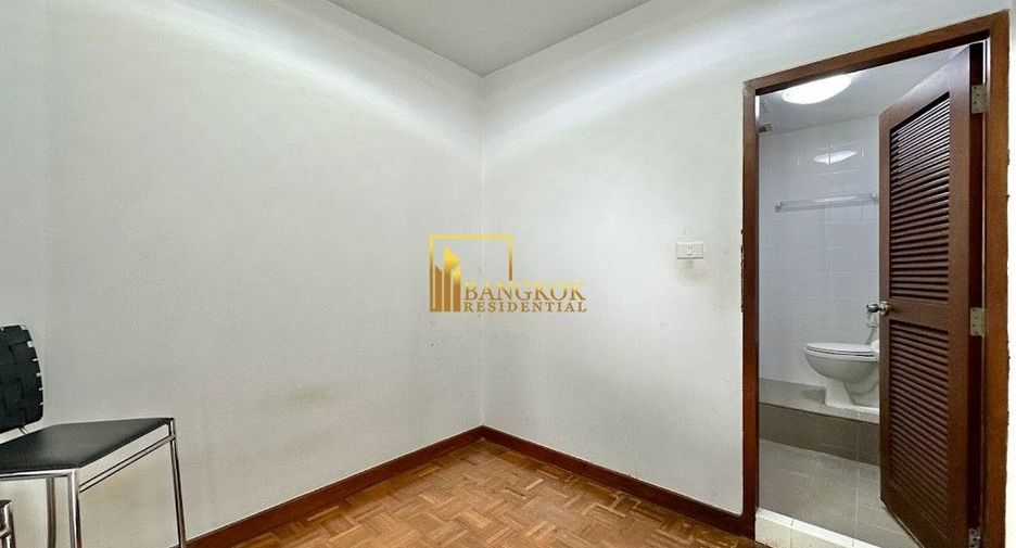For rent 3 bedrooms condo in Sathon, Bangkok