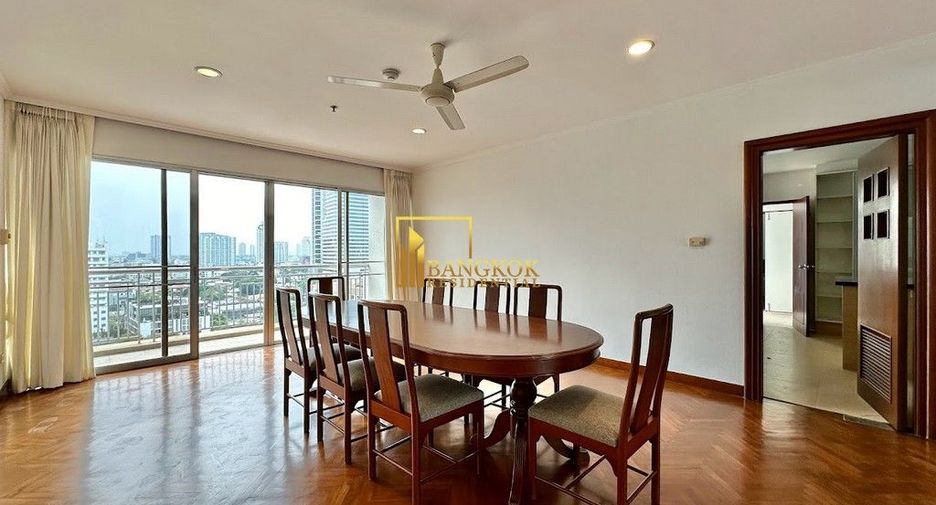 For rent 3 bedrooms condo in Sathon, Bangkok